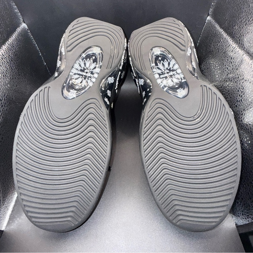 Size 10.5 - Nike Supreme x Air Zoom Flight 95 SP Black, DJ8604-001, With OG Box - Picture 11 of 13